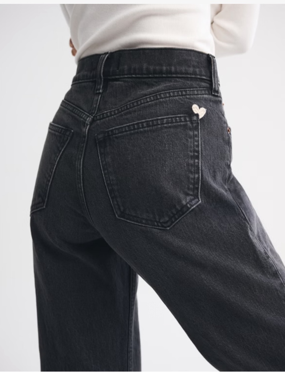Abercrombie & Fitch High Rise 90s Relaxed Heart Embroidered Jeans Black Size 27